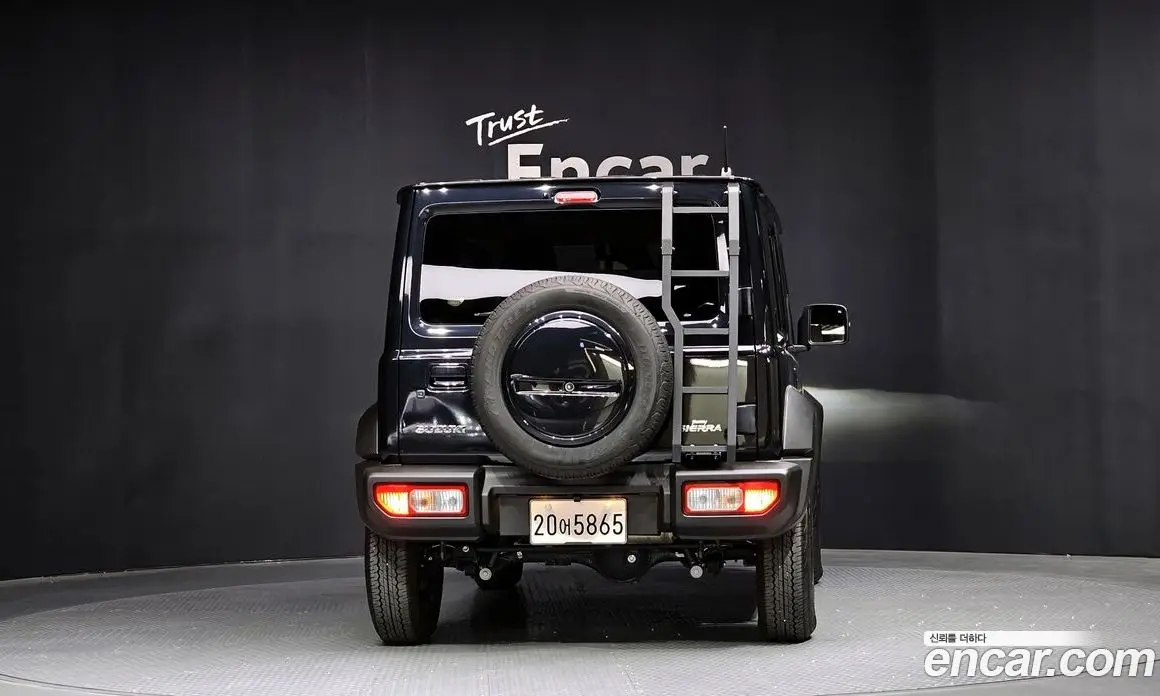 Suzuki Jimny 2023 1.5 автомат (гидро), фото 4