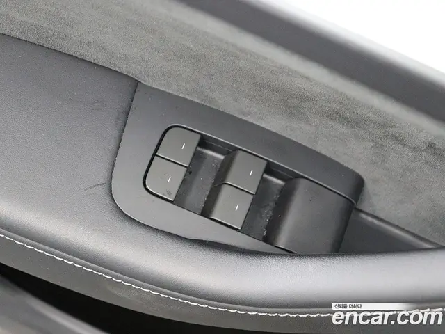 Tesla Model Y 2024 0.2 автомат (гидро), миниатюра 12