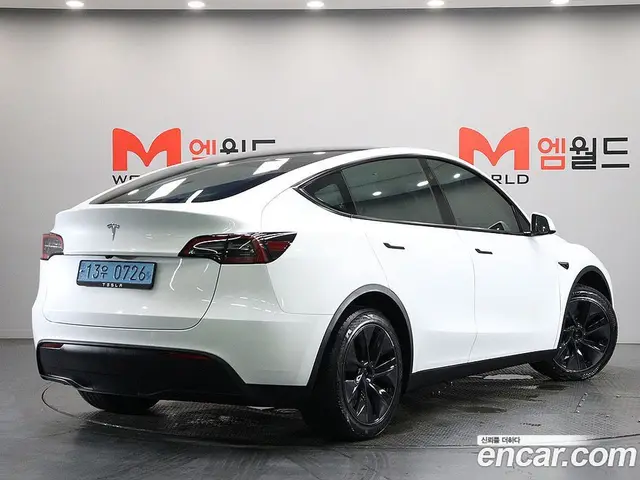 Tesla Model Y 2024 0.2 автомат (гидро), миниатюра 3 Tesla Model Y 2024 0.2 автомат (гидро), миниатюра 3