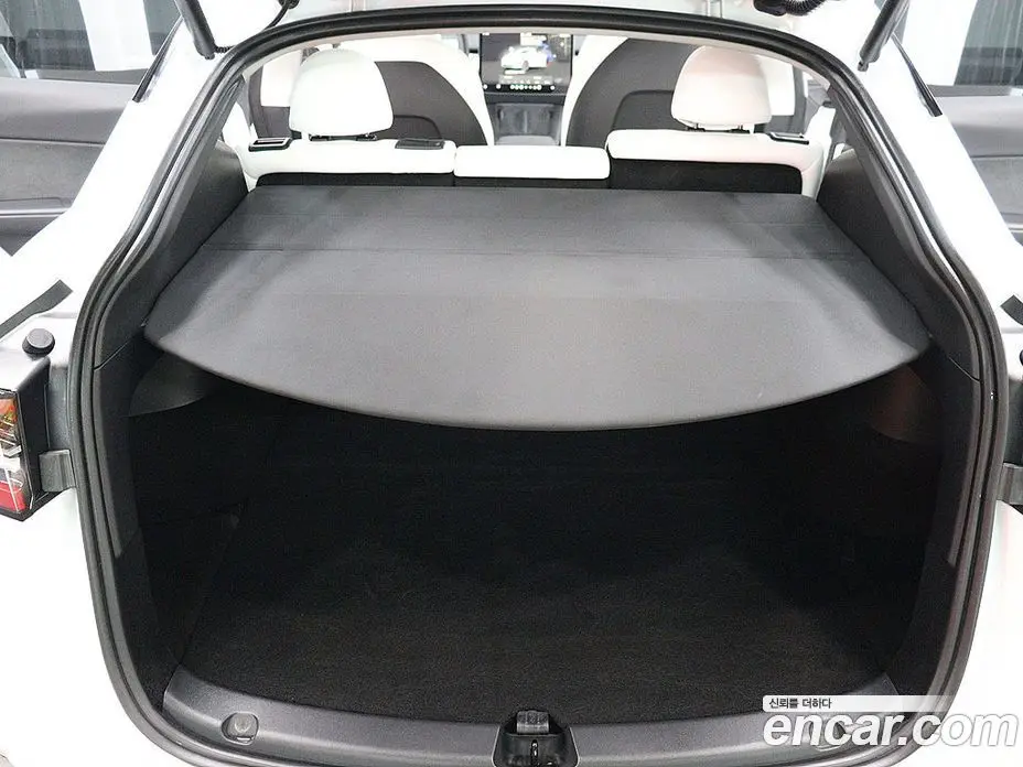Tesla Model Y 2024 0.2 автомат (гидро), фото 5 Tesla Model Y 2024 0.2 автомат (гидро), фото 5