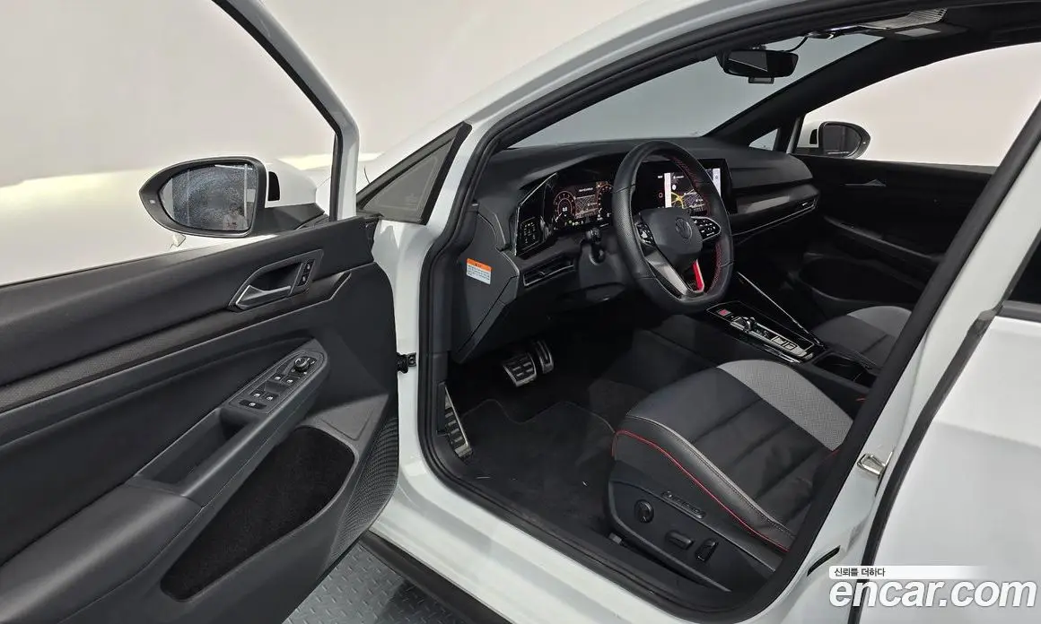 Volkswagen Golf 2024 2.0 автомат (гидро), фото 13