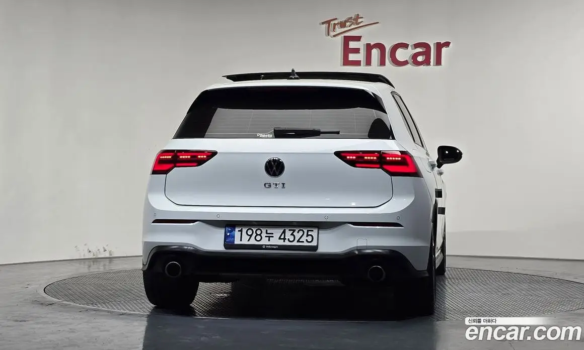 Volkswagen Golf 2024 2.0 автомат (гидро), фото 4