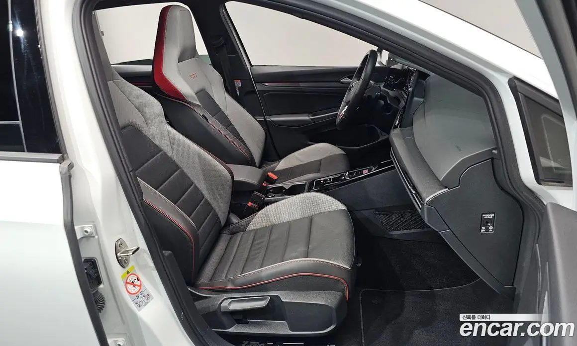 Volkswagen Golf 2024 2.0 автомат (гидро), фото 15 Volkswagen Golf 2024 2.0 автомат (гидро), фото 15