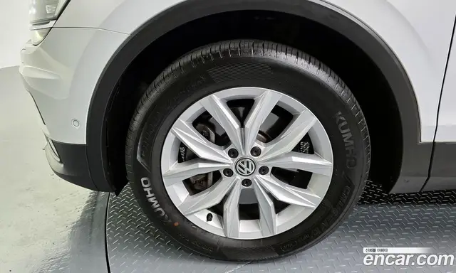 Volkswagen Tiguan 2017 2.0 автомат (гидро), миниатюра 5