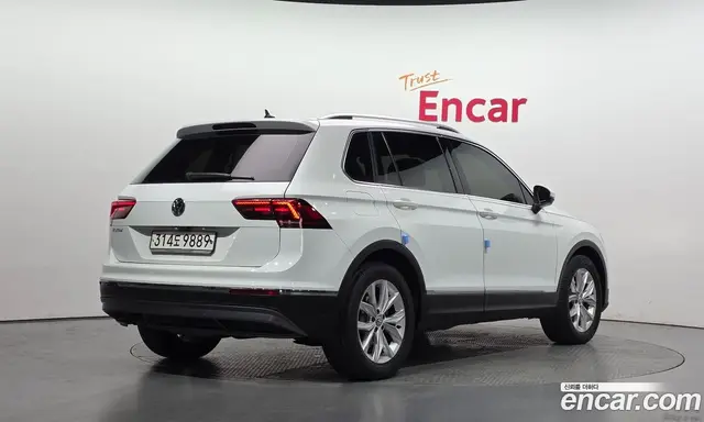 Volkswagen Tiguan 2020 2.0 автомат (гидро), миниатюра 2