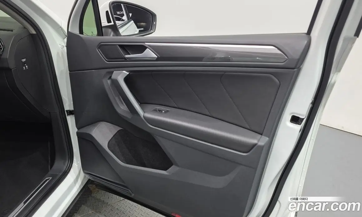 Volkswagen Tiguan 2020 2.0 автомат (гидро), фото 14