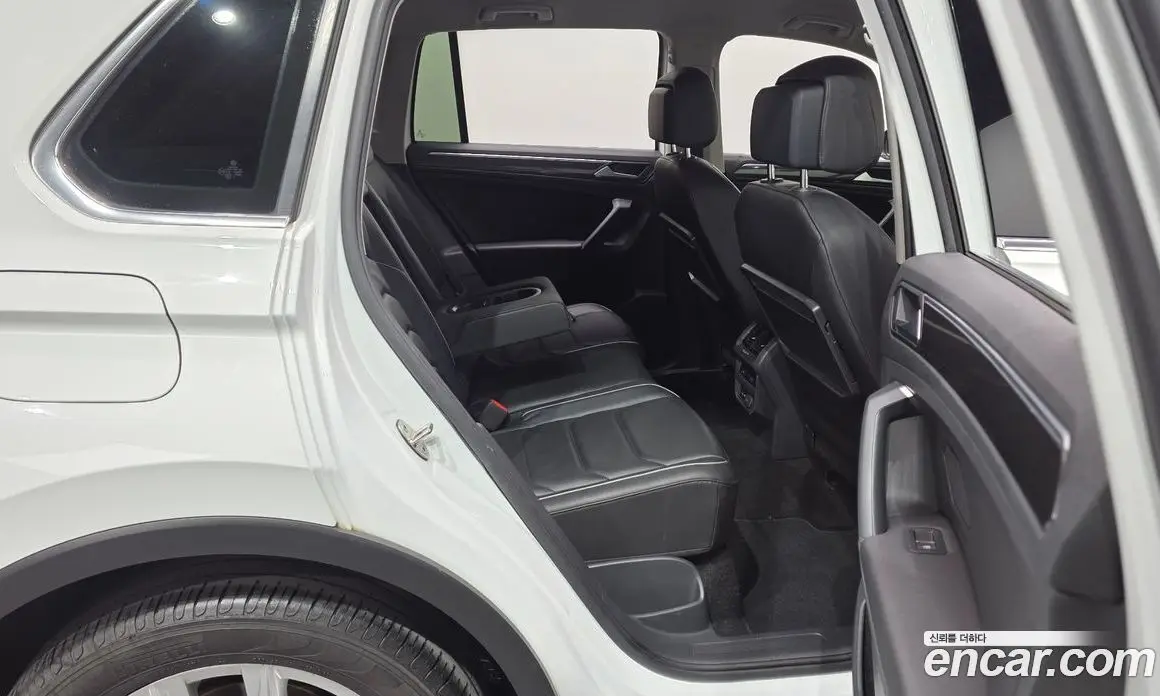 Volkswagen Tiguan 2020 2.0 автомат (гидро), фото 17