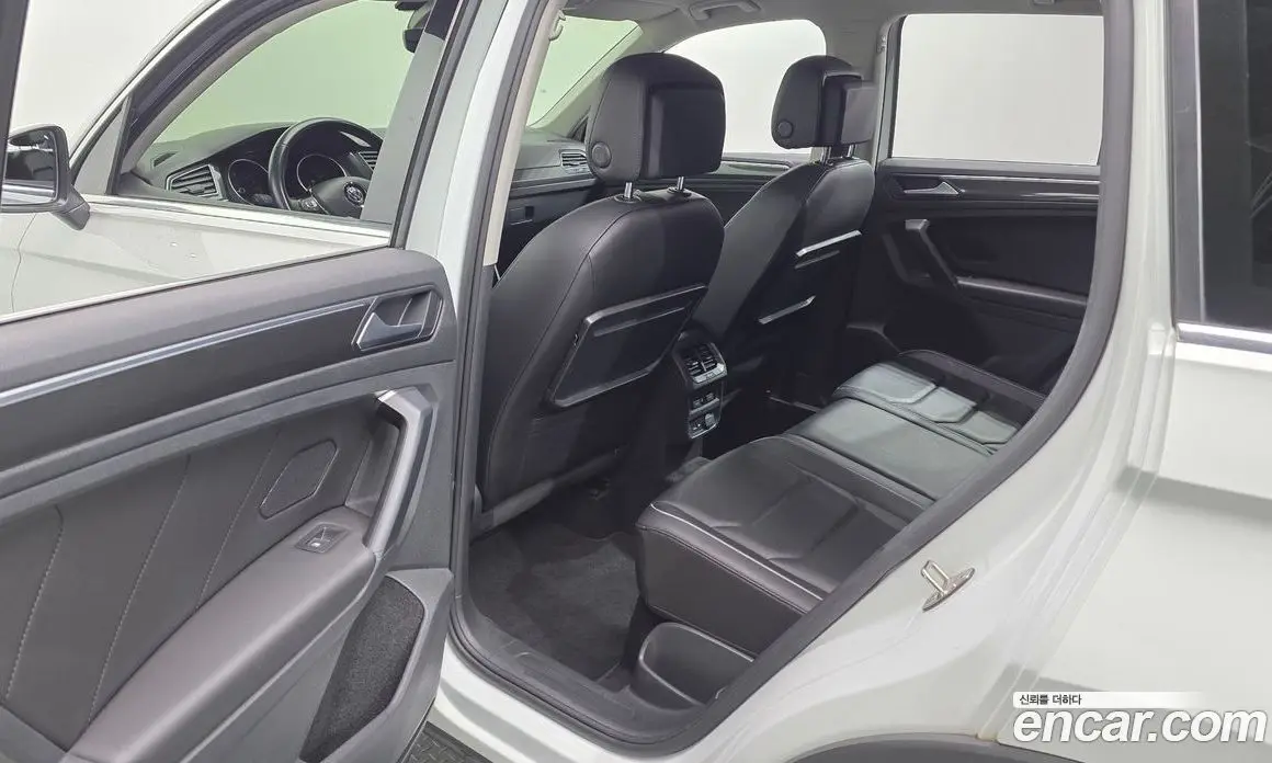 Volkswagen Tiguan 2020 2.0 автомат (гидро), фото 18