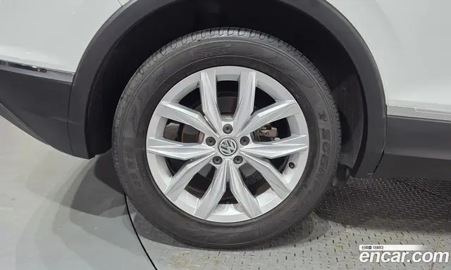 Volkswagen Tiguan 2020 2.0 автомат (гидро), миниатюра 5