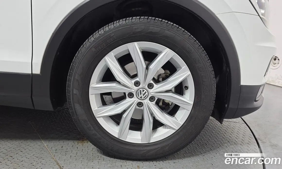 Volkswagen Tiguan 2020 2.0 автомат (гидро), фото 7