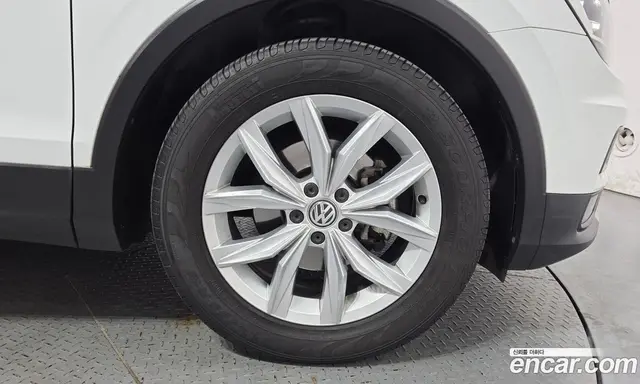 Volkswagen Tiguan 2020 2.0 автомат (гидро), миниатюра 7