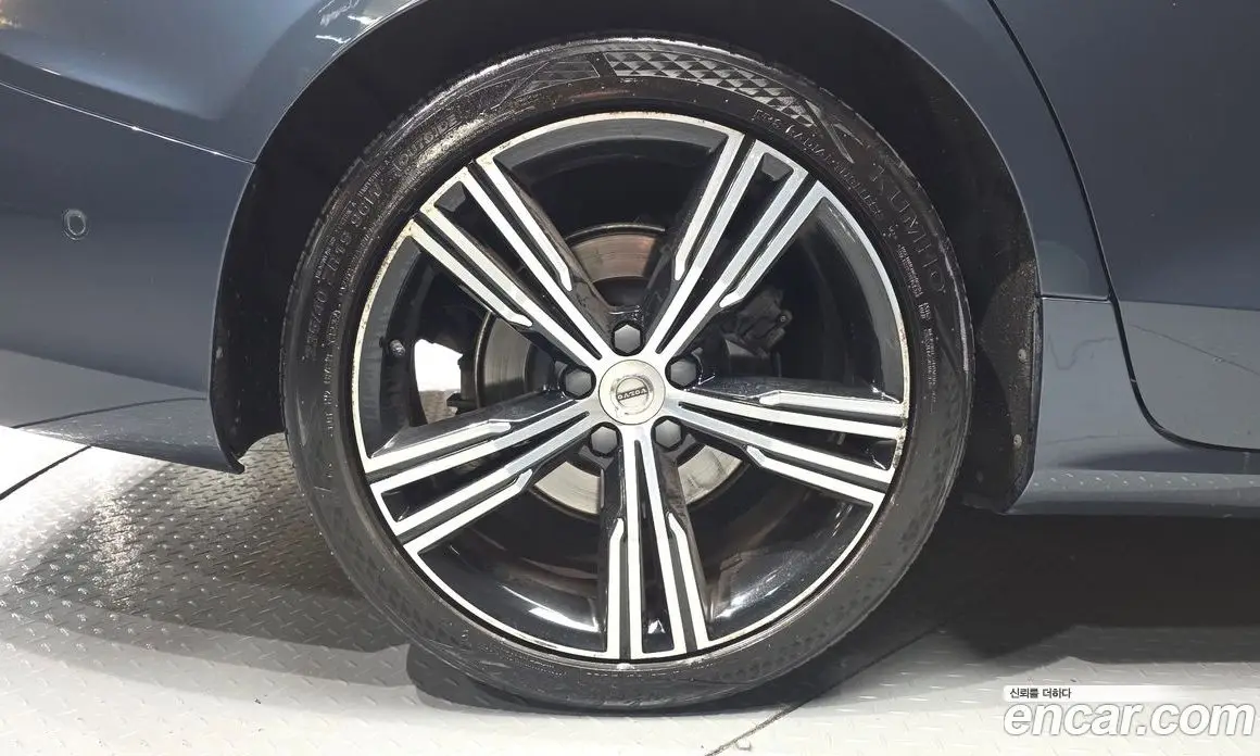 Volvo S60 2019 2.0 автомат (гидро), фото 5