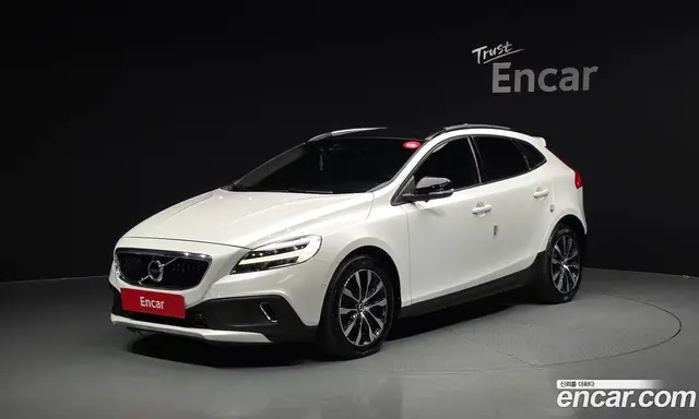 Volvo V40, 2019, 65 021 км