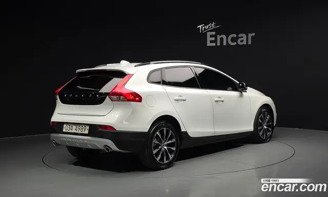 Volvo V40 2019 2.0 АКПП, миниатюра 2