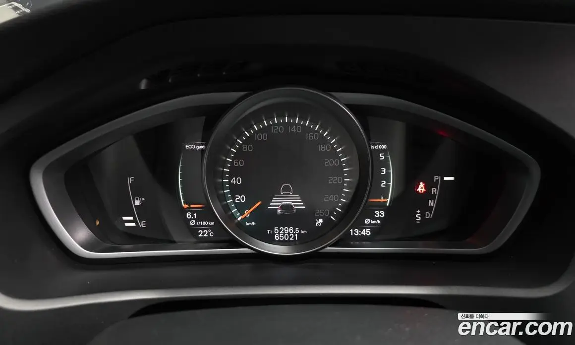 Volvo V40 2019 2.0 АКПП, фото 11