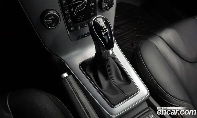 Volvo V40 2019 2.0 автомат (гидро), миниатюра 12