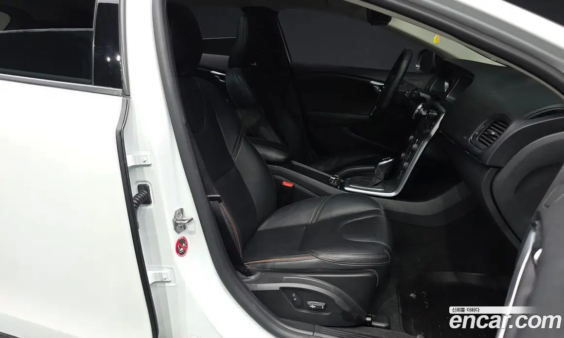 Volvo V40 2019 2.0 АКПП, фото 17
