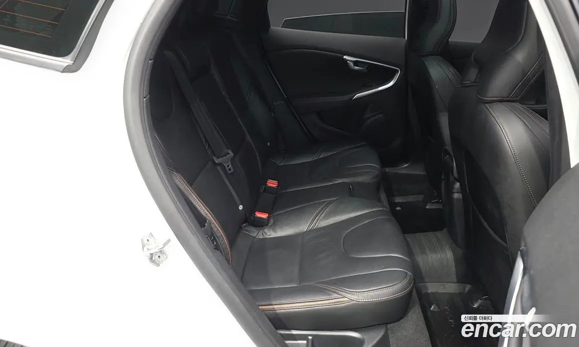 Volvo V40 2019 2.0 АКПП, фото 18
