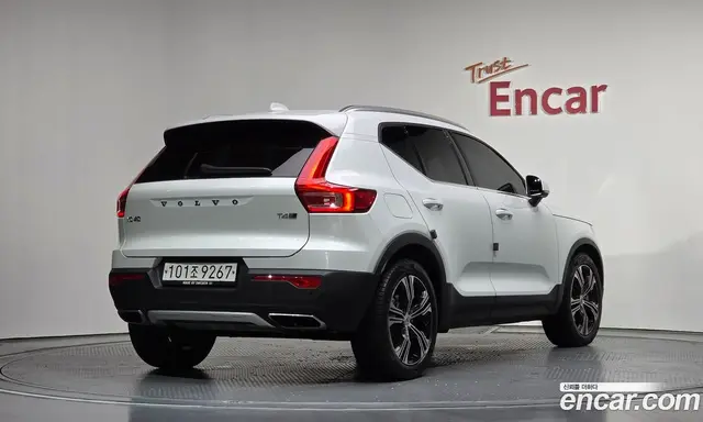 Volvo XC40 2019 2.0 автомат (гидро), миниатюра 2