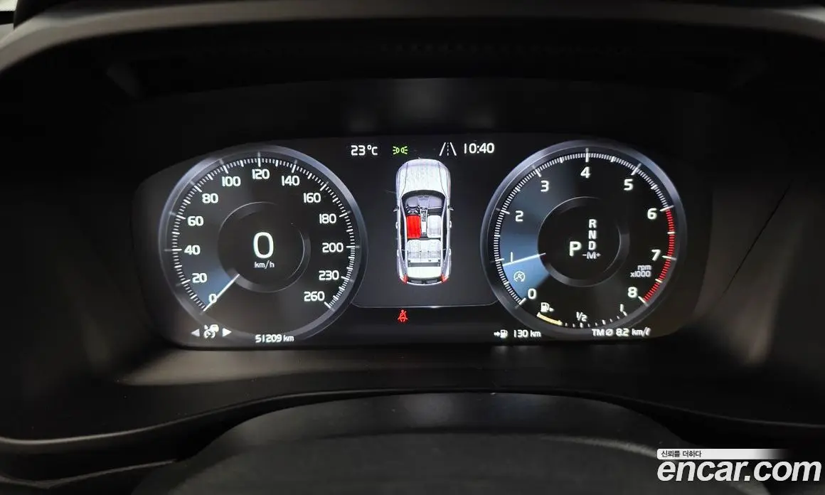 Volvo XC40 2019 2.0 автомат (гидро), фото 11