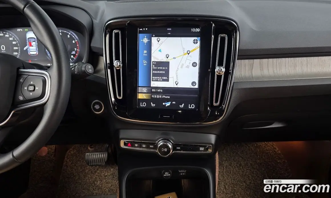 Volvo XC40 2019 2.0 автомат (гидро), фото 20