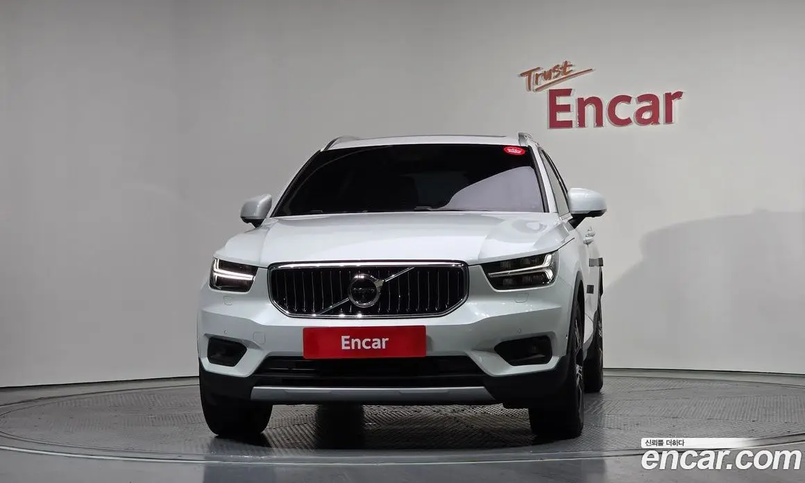 Volvo XC40 2019 2.0 автомат (гидро), фото 3
