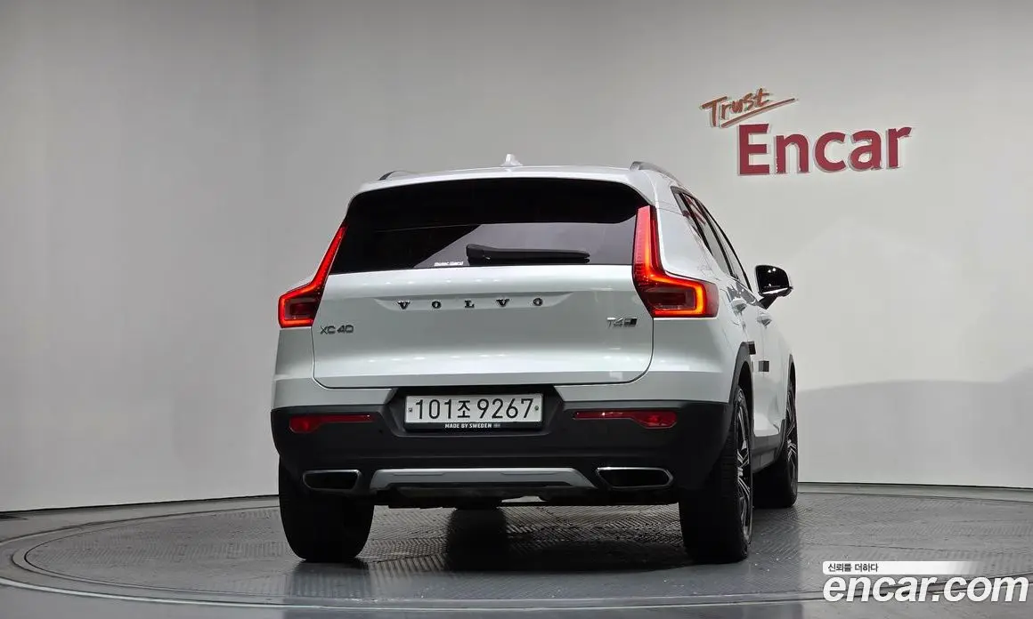 Volvo XC40 2019 2.0 автомат (гидро), фото 4
