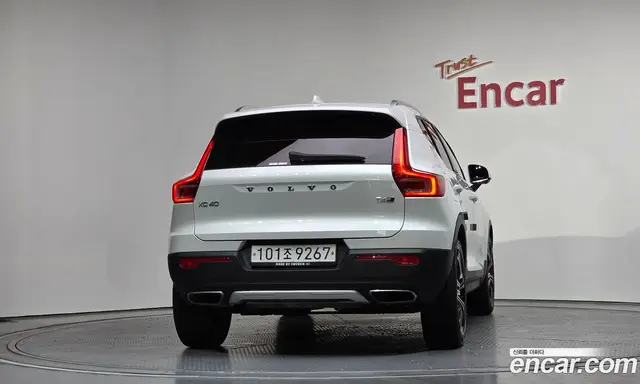 Volvo XC40 2019 2.0 автомат (гидро), миниатюра 4