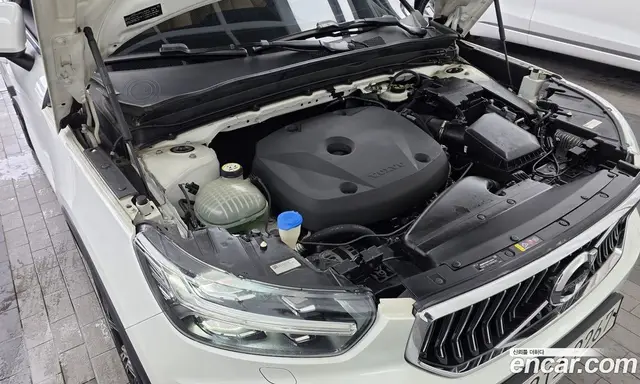 Volvo XC40 2019 2.0 автомат (гидро), миниатюра 6