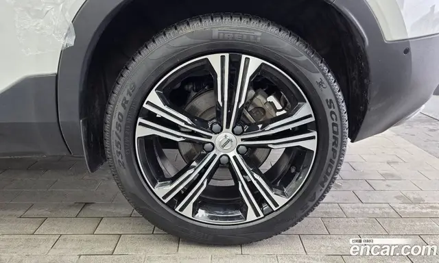 Volvo XC40 2019 2.0 автомат (гидро), миниатюра 7