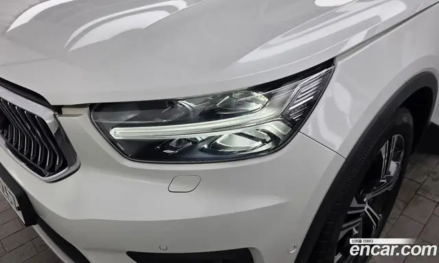 Volvo XC40 2019 2.0 автомат (гидро), миниатюра 8