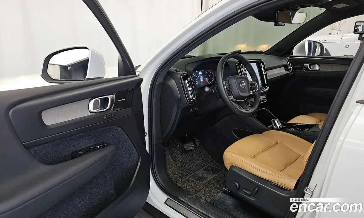 Volvo XC40 2020 2.0 автомат (гидро), фото 13 Volvo XC40 2020 2.0 автомат (гидро), фото 13