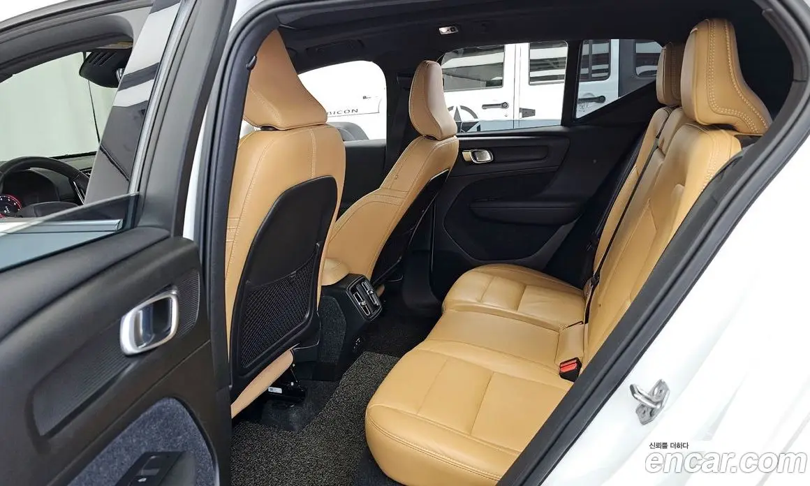 Volvo XC40 2020 2.0 автомат (гидро), фото 16 Volvo XC40 2020 2.0 автомат (гидро), фото 16