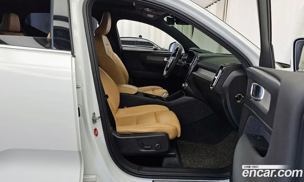 Volvo XC40 2020 2.0 автомат (гидро), фото 17 Volvo XC40 2020 2.0 автомат (гидро), фото 17