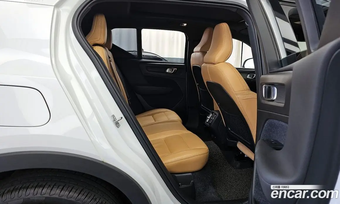 Volvo XC40 2020 2.0 автомат (гидро), фото 18 Volvo XC40 2020 2.0 автомат (гидро), фото 18