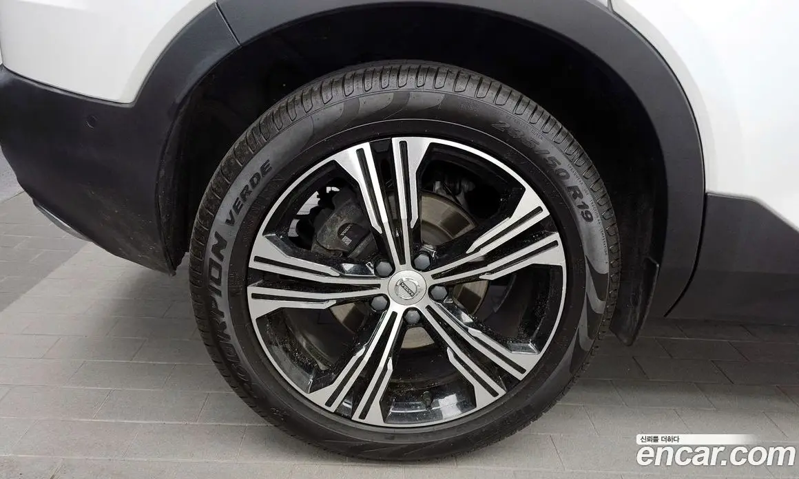 Volvo XC40 2020 2.0 автомат (гидро), фото 5 Volvo XC40 2020 2.0 автомат (гидро), фото 5