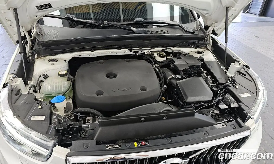 Volvo XC40 2020 2.0 автомат (гидро), фото 6 Volvo XC40 2020 2.0 автомат (гидро), фото 6