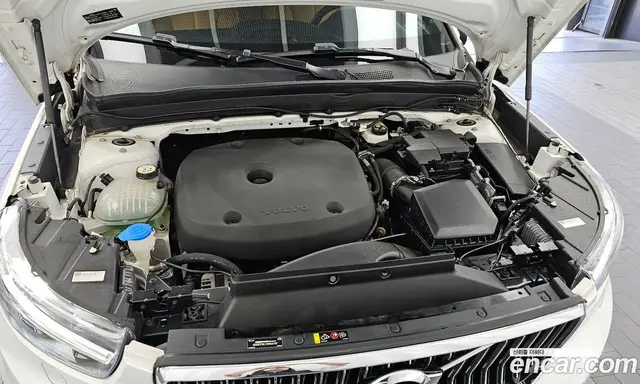 Volvo XC40 2020 2.0 автомат (гидро), миниатюра 6 Volvo XC40 2020 2.0 автомат (гидро), миниатюра 6