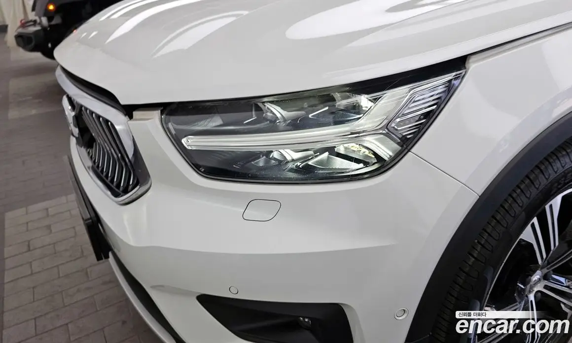 Volvo XC40 2020 2.0 автомат (гидро), фото 8 Volvo XC40 2020 2.0 автомат (гидро), фото 8