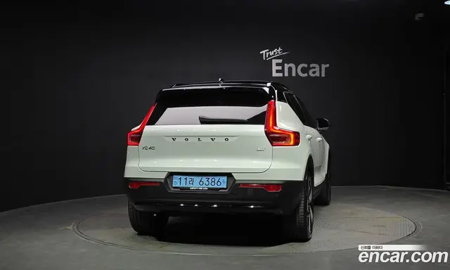 Volvo XC40 2024 0.2 автомат (гидро), миниатюра 3