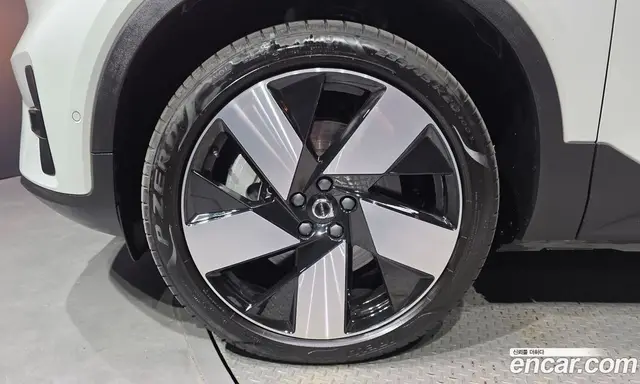 Volvo XC40 2024 0.2 автомат (гидро), миниатюра 4