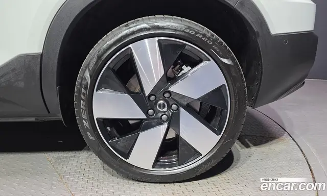 Volvo XC40 2024 0.2 автомат (гидро), миниатюра 6