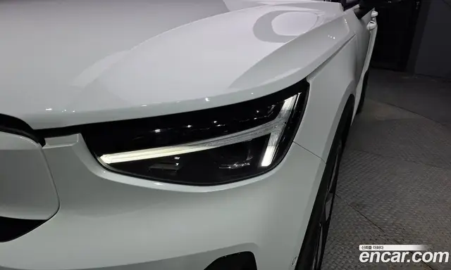 Volvo XC40 2024 0.2 автомат (гидро), миниатюра 7