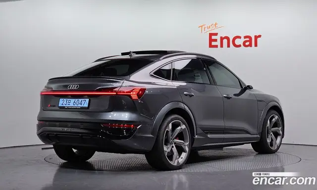 Audi SQ8 e-tron 2024 0.3 автомат (гидро), миниатюра 2