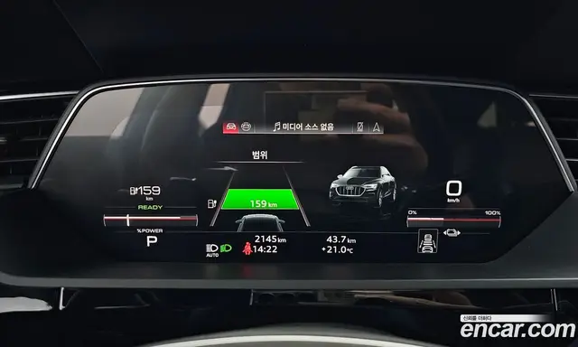Audi SQ8 e-tron 2024 0.3 автомат (гидро), миниатюра 11