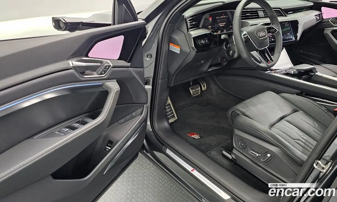 Audi SQ8 e-tron 2024 0.3 автомат (гидро), фото 13