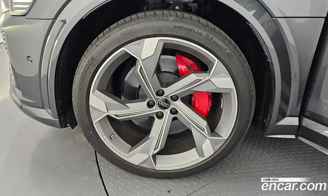 Audi SQ8 e-tron 2024 0.3 автомат (гидро), миниатюра 5