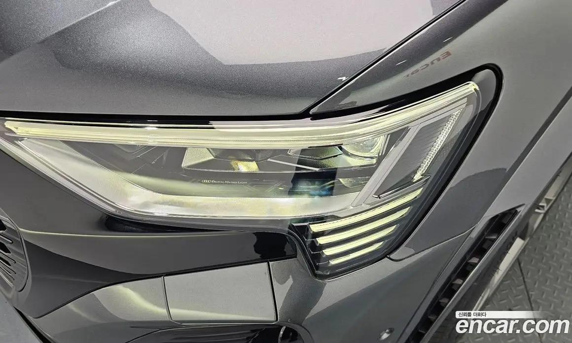 Audi SQ8 e-tron 2024 0.3 автомат (гидро), фото 8