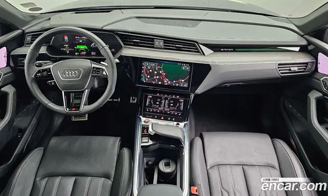 Audi SQ8 e-tron 2024 0.3 автомат (гидро), миниатюра 10