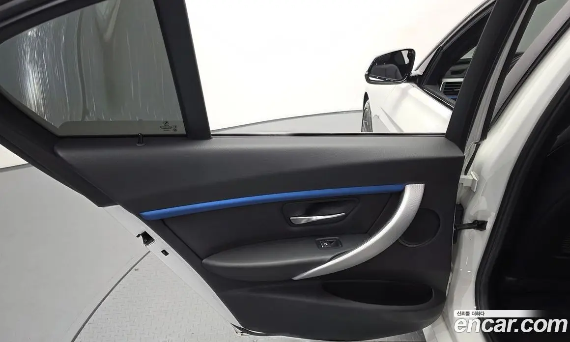 BMW 3 серия 2017 2.0 автомат (гидро), фото 15